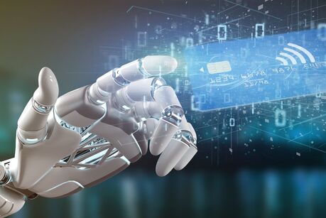 Cyborg-Hand mit kontaktloser Kreditkarte – Konzept für eine 3D-Darstellung